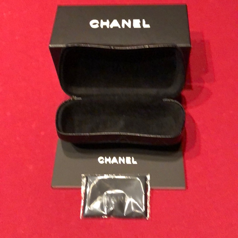 CHANEL Quilted Sunglass Eyeglass Case Authentic - Picture 6 of 6